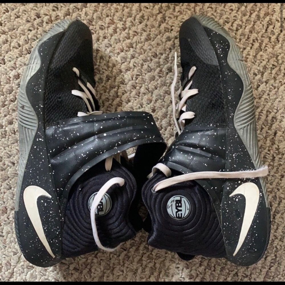Kyrie 2 EYBl